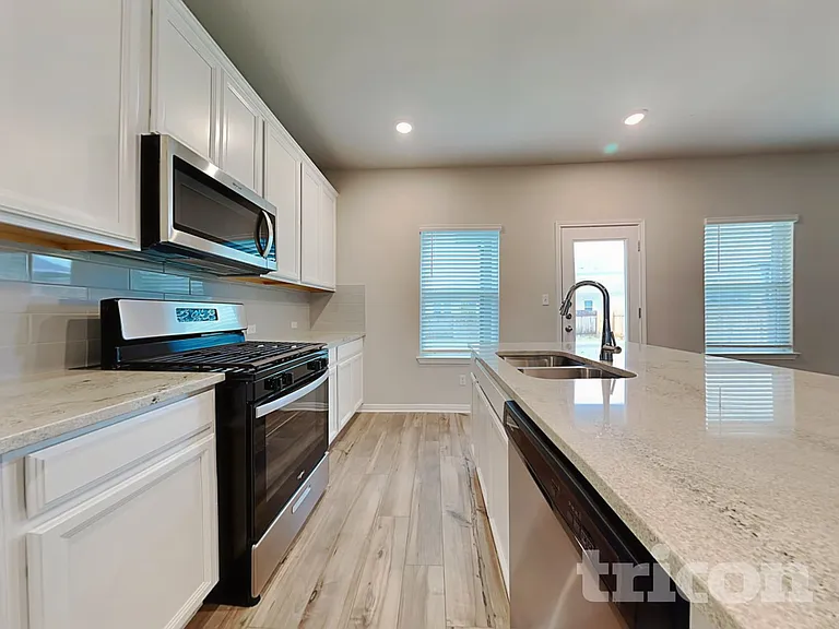 11802 Copperstone Ave — Photo 4