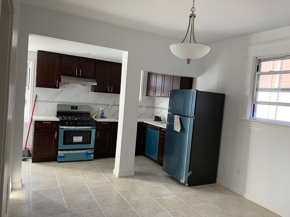 1st image of 1126 Forest Ave