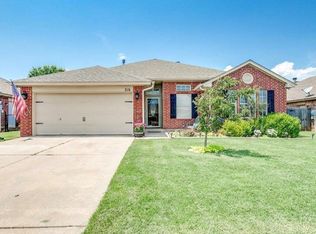 216 Amanda Dr, Yukon, OK 73099