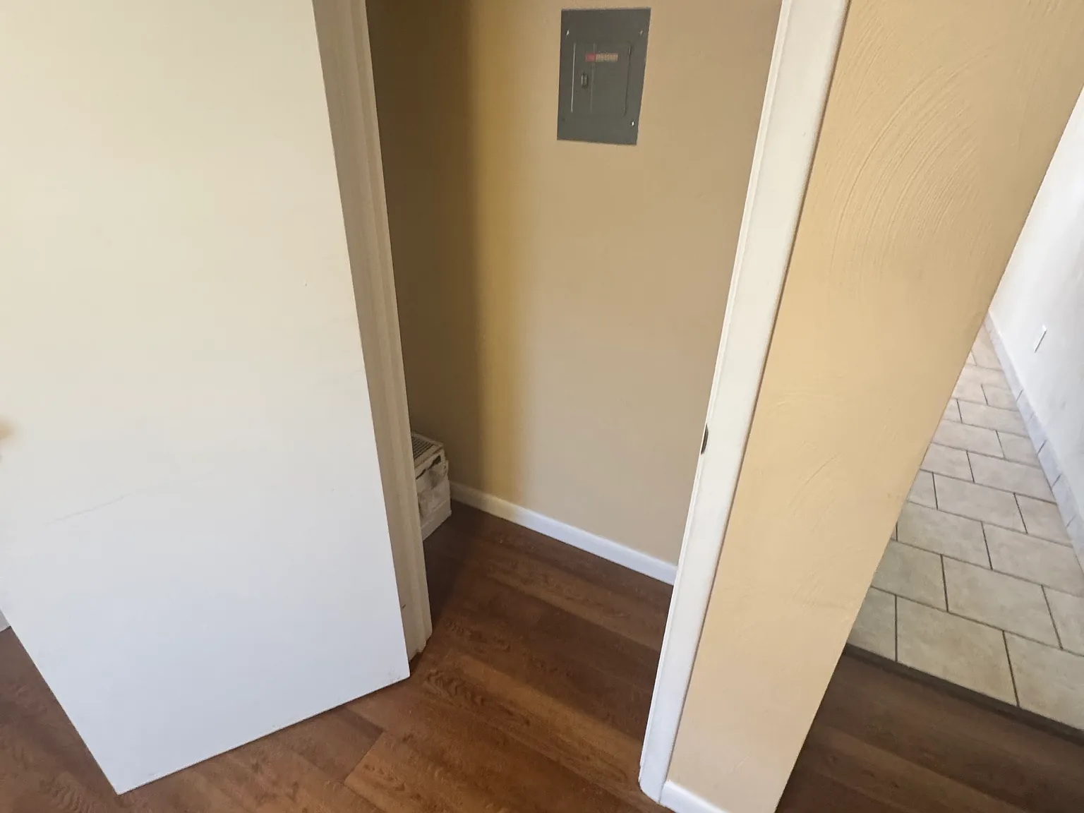 244 Elkin Ave — Photo 4