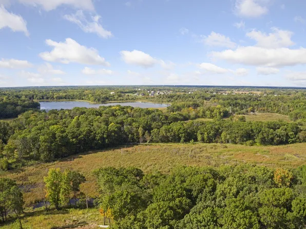 18 Cherrywood Cir, North Oaks, MN 55127