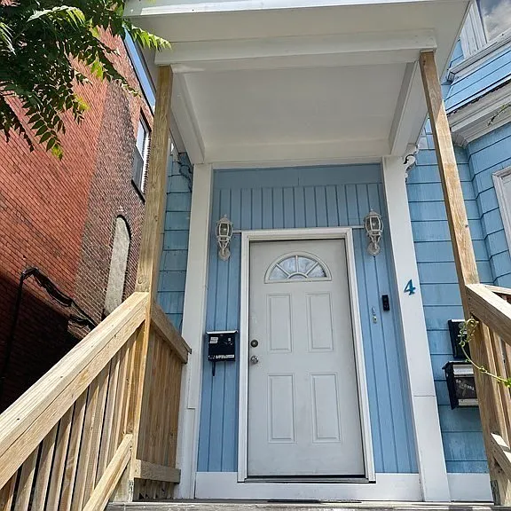 4 Woodbine St #2 — Photo 2