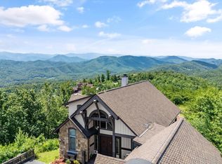 3301 Summit Trails Dr, Sevierville, TN 37862