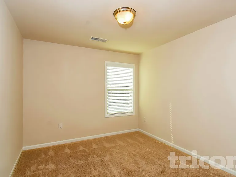 2 Ireland Ln — Photo 10
