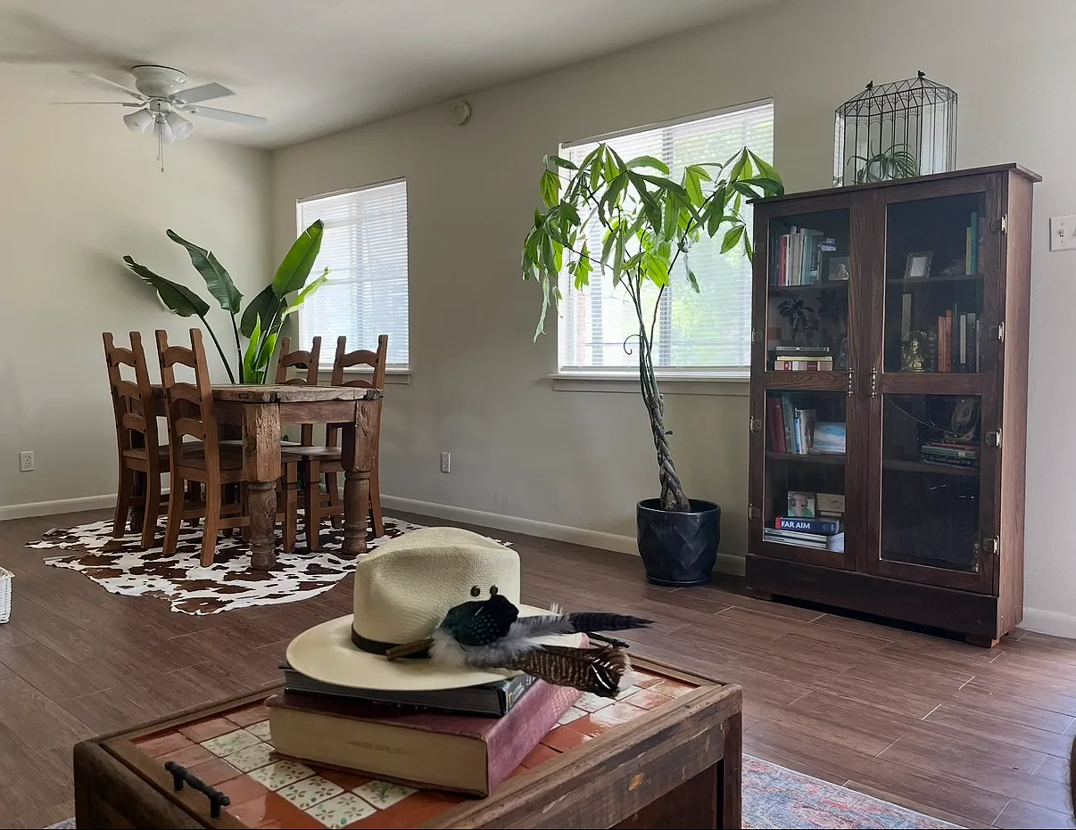 2 bed, 1000 sqft, $1,600 — Photo 4