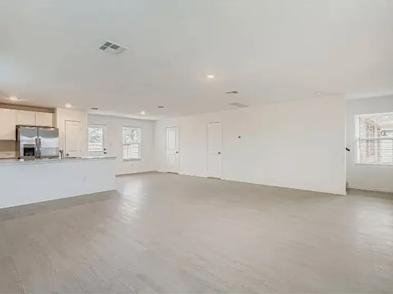 321 Keefer — Photo 4