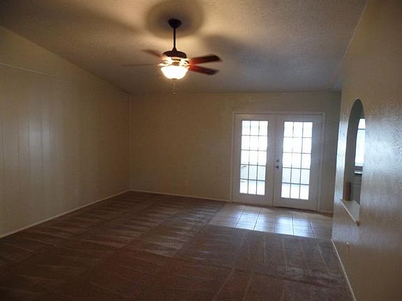 3rd image of 2829 Clover Valley Dr