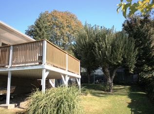 330 7th St, Rogue River, OR 97537