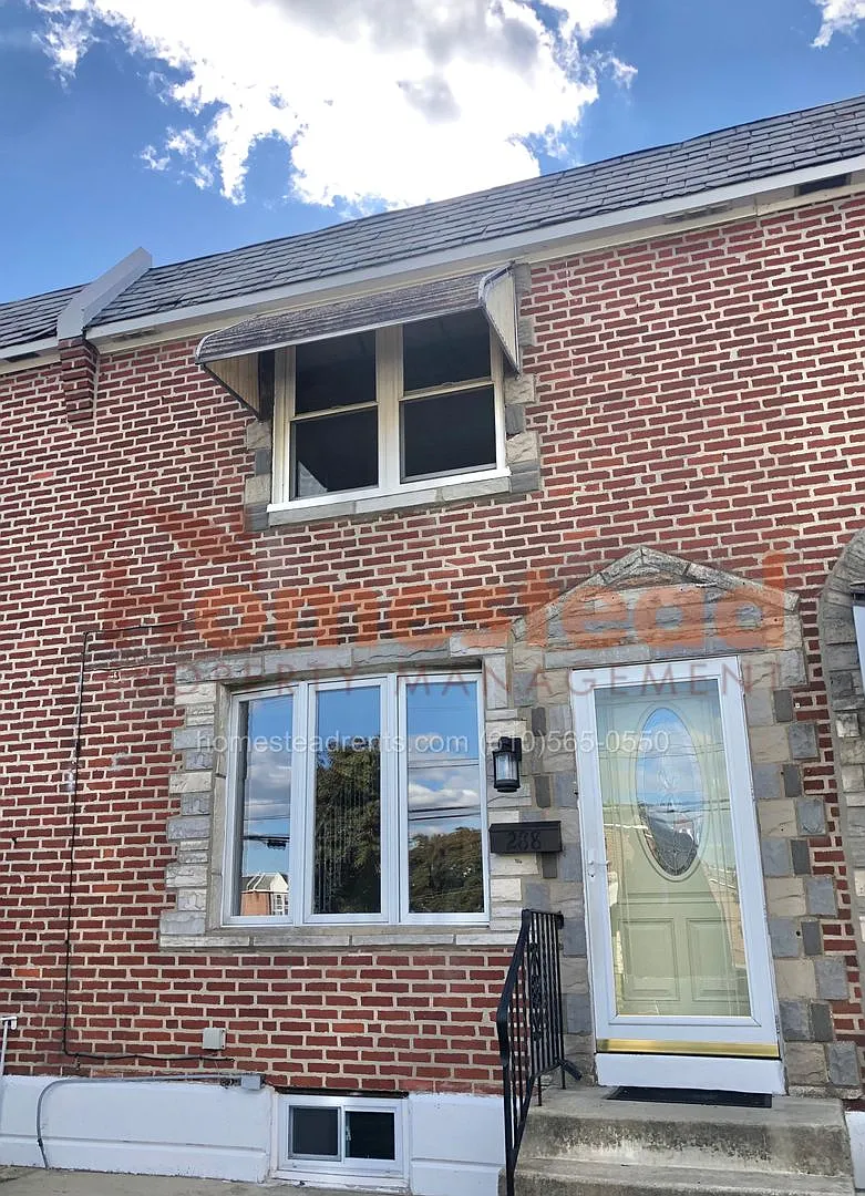 3 Bed, 2 Bath Westbrook Park Home — Photo 1