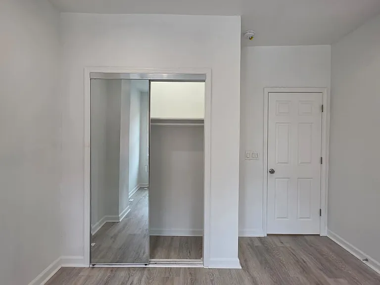 519 E 28th St — Photo 34