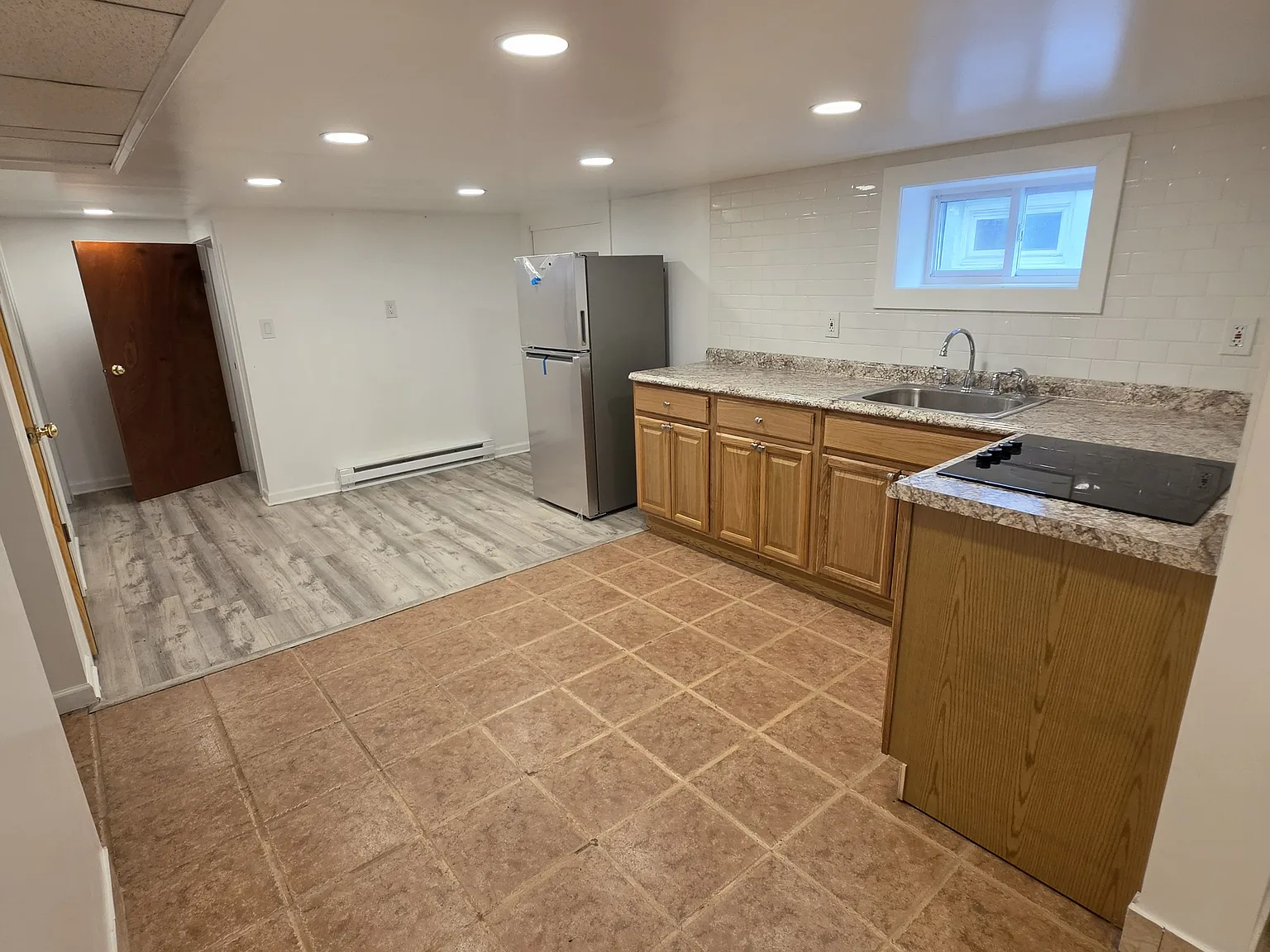 3 bed, $2,200 — Photo 2