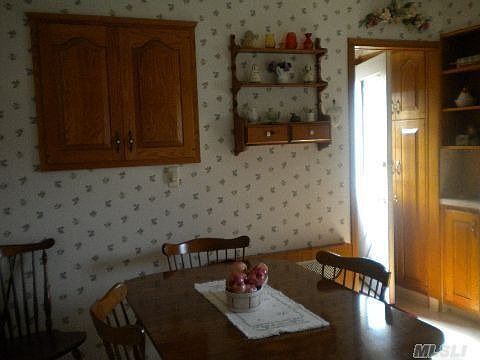 1st image of 7 Michigan Dr