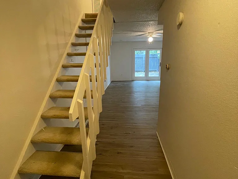 850 Sir Galahad Dr #B — Photo 10