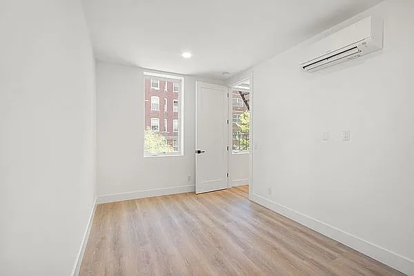 Rented by REAL New York | media 16