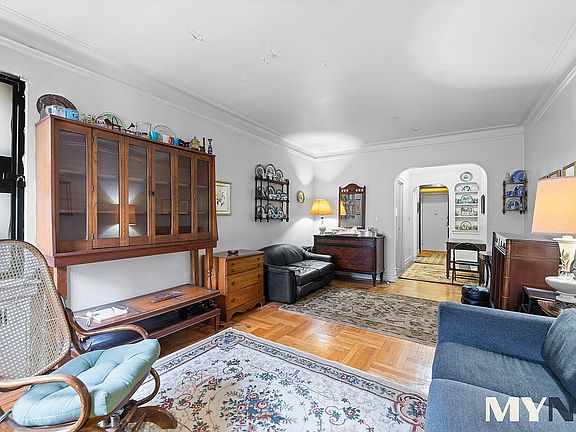 4th image of 3000 Valentine Ave APT 1D