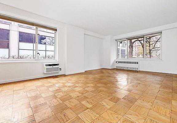3rd image of 392 Central Park W APT 1D