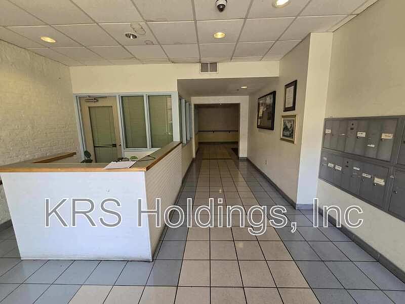 2nd image of 633 W Washington St #1102