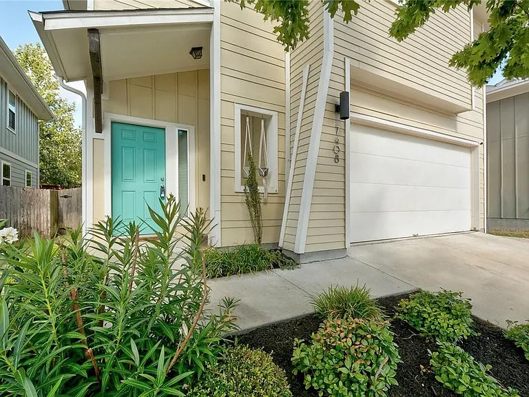 7408 Buchholz St — Photo 27