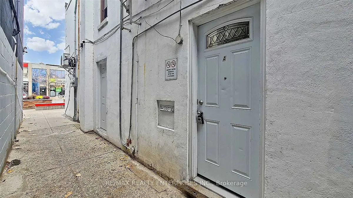 Building Photo - 255 Lakeshore Rd E #A