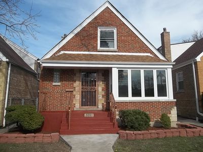 8221 S La Salle St, Chicago, IL, 60620