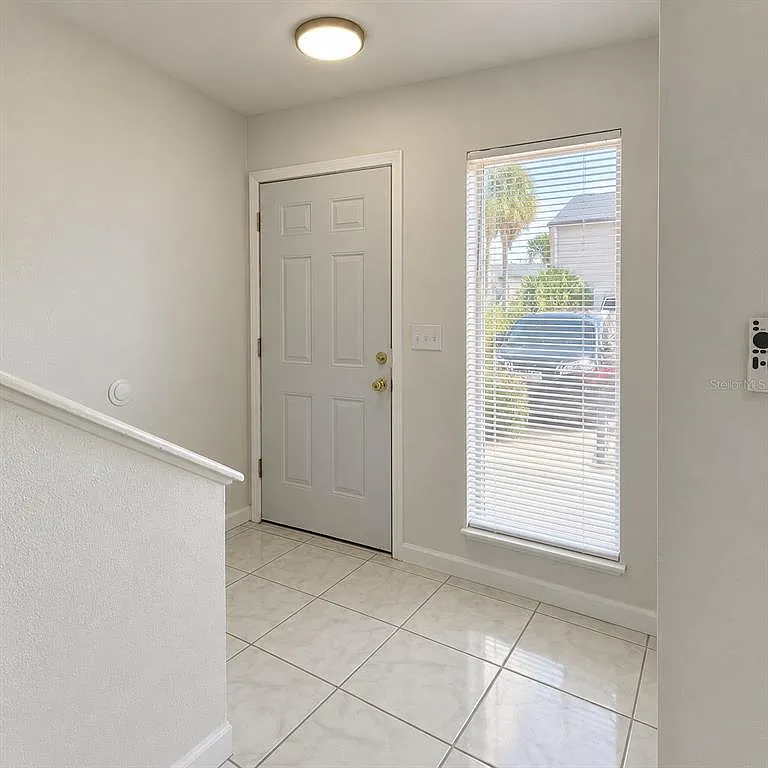 2 bed, 1.5 bath, 1164 sqft, $1,500 — Photo 3