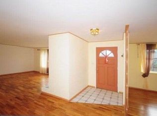 15609 Meadow Rd, Lynnwood, WA 98087