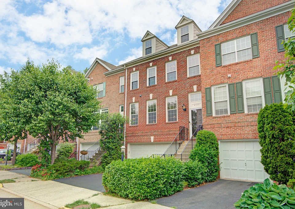 1st image of 4777 Thornbury Dr