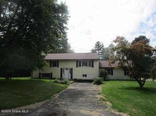 274 Elm Ave E, Selkirk, NY 12158