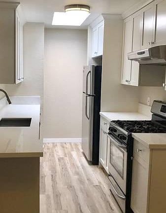 2nd image of 130 Larkspur Plaza Dr