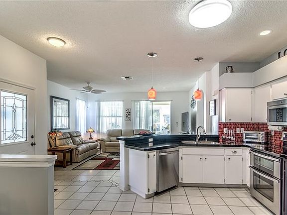 5th image of 823 Tremont Greens Ln