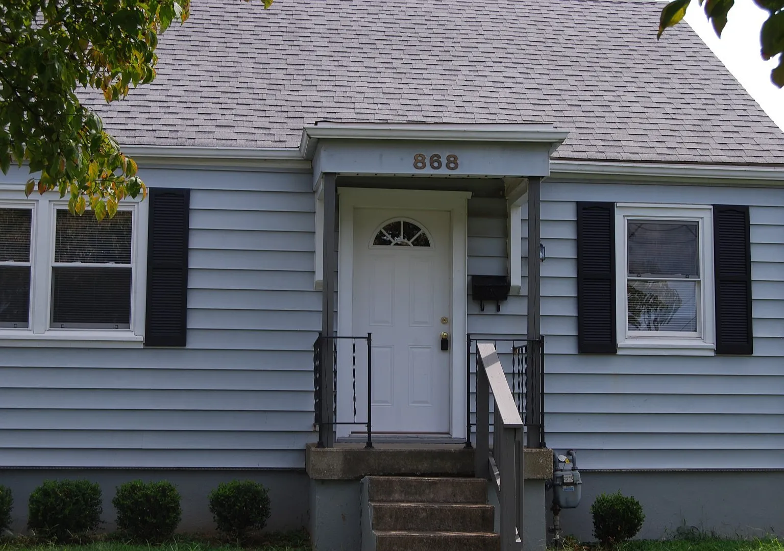 Four Bedroom / 1.5 Bath Home in Parkway Village (Near U of L) — Photo 1