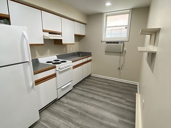 4th image of 1719 35th St NW APT B