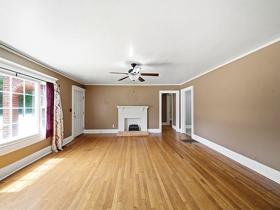 5th image of 133 Moore St