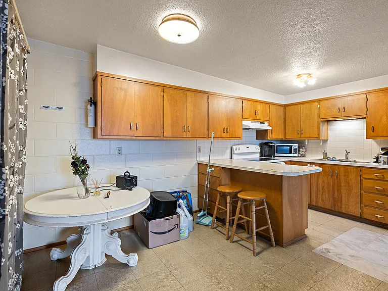 595 S Fisher Ave #1-8 — Photo 18