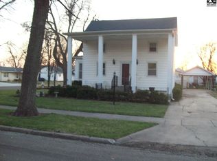 425 S Randall Ave, Moundridge, KS 67107