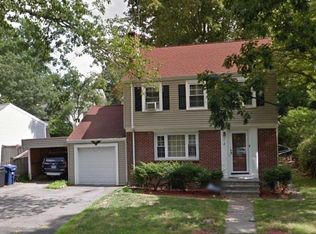 4 Vfw Pkwy, West Roxbury, MA 02132