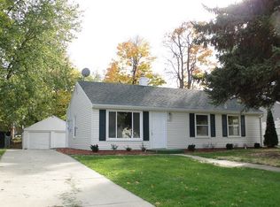 2923 Timber Dr, Lansing, MI 48917