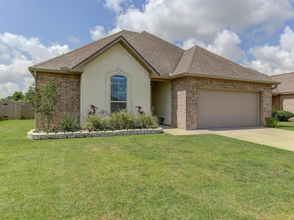1st image of 111 Timber Edge Dr