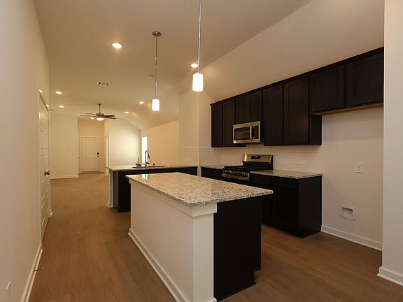 3rd image of 613 Falling Cave Dr