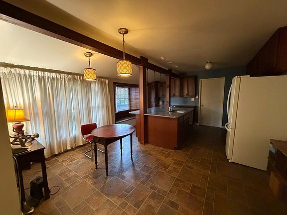 4th image of 1280 Grant Rd