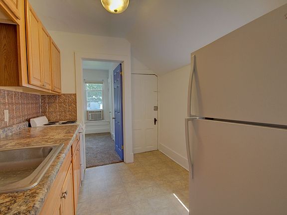 4th image of 625 E 15th St #3