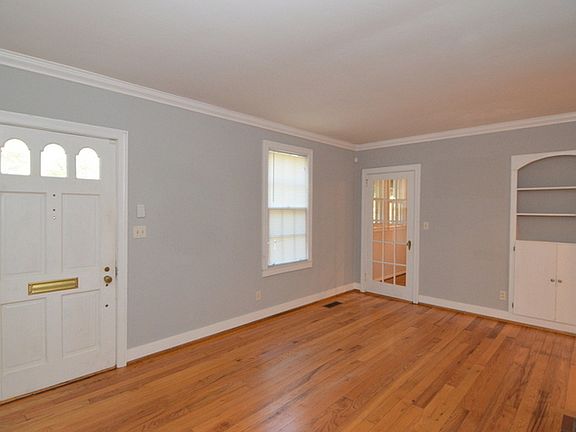 3rd image of 1704 King Woods Dr