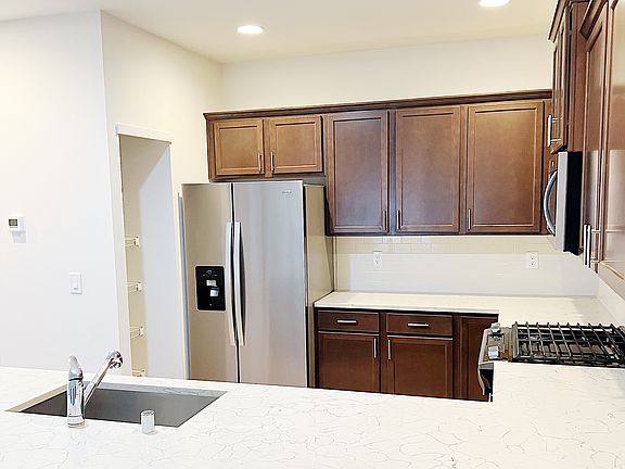 Big open beautiful kitchen!!