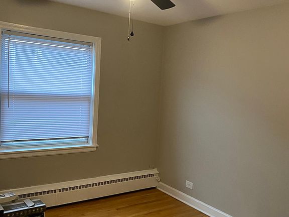 4th image of 2837 W Summerdale Ave APT 2W