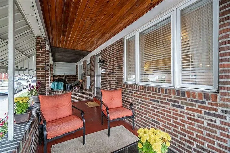 4200 Geneva Street — Photo 3