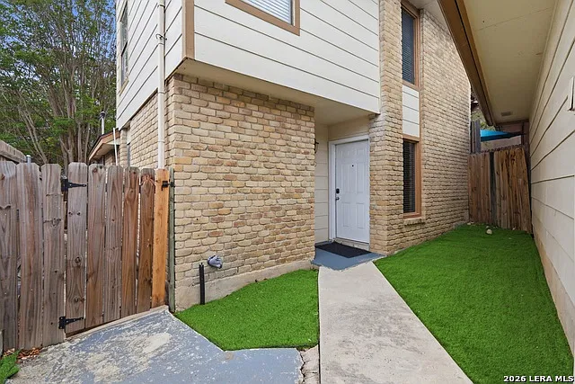 3 bed, 2.0 bath, 1508 sqft, $1,950 — Photo 3