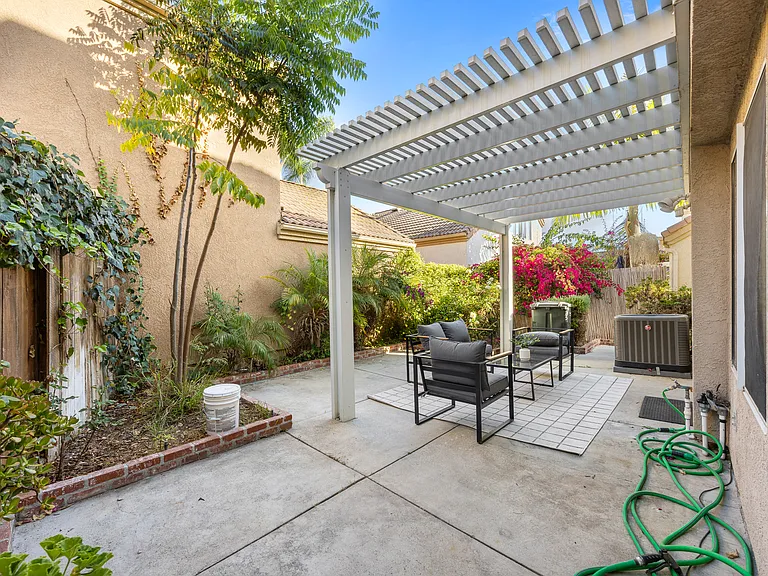 16 Santa Clara St #1 — Photo 38