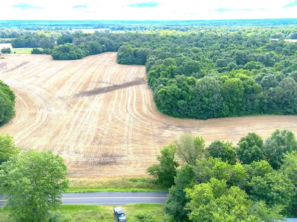 8950 Old Mayfield Rd, Boaz, KY 42027