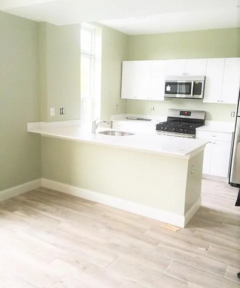 409 Dudley St #5L — Photo 4