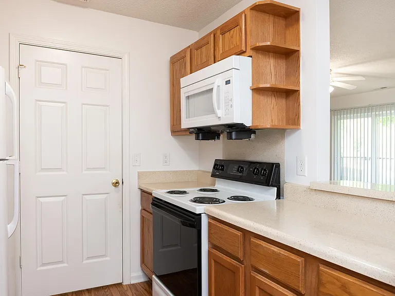 Crown Point at Kingsport Drive — Photo 38